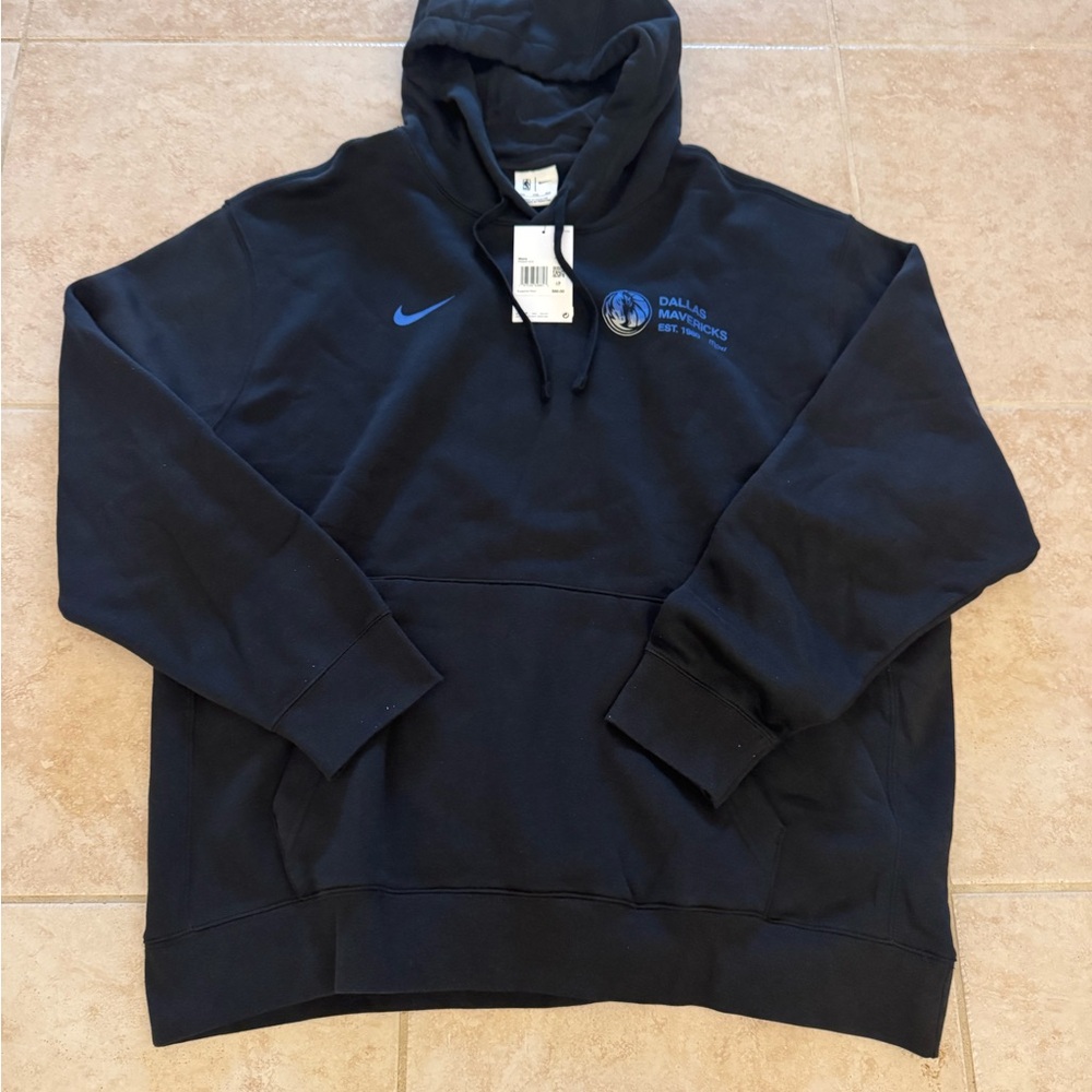 Nike Men's Navy Blue Hoodie Dallas Mavs Team Hoodie
